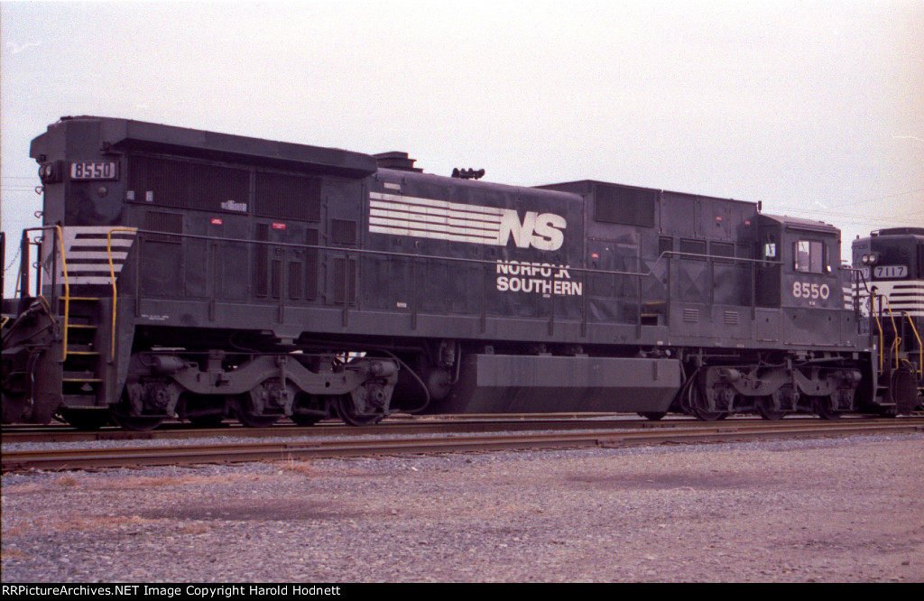NS 8550, the class unit of NS C39-8's